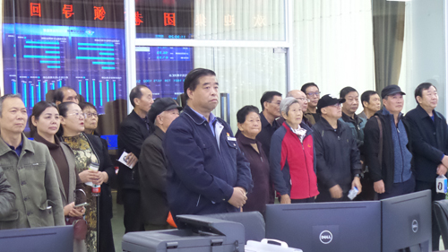 老干部們都說“集團(tuán)真暖心，做公交人真自豪！”