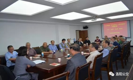 集團(tuán)黨委為離退休老干部上“不忘初心、牢記使命”主題教育專題黨課