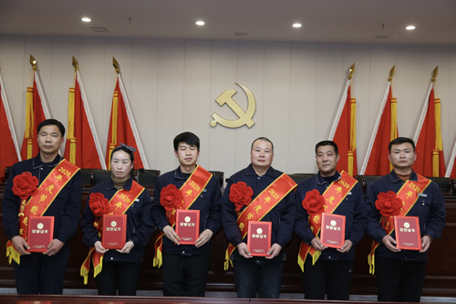 0204 節(jié)能能手從左至右依次為 石亞杰、沈小慶、楊興忠、于俊國(guó)、權(quán)振利、吳偉偉.jpg